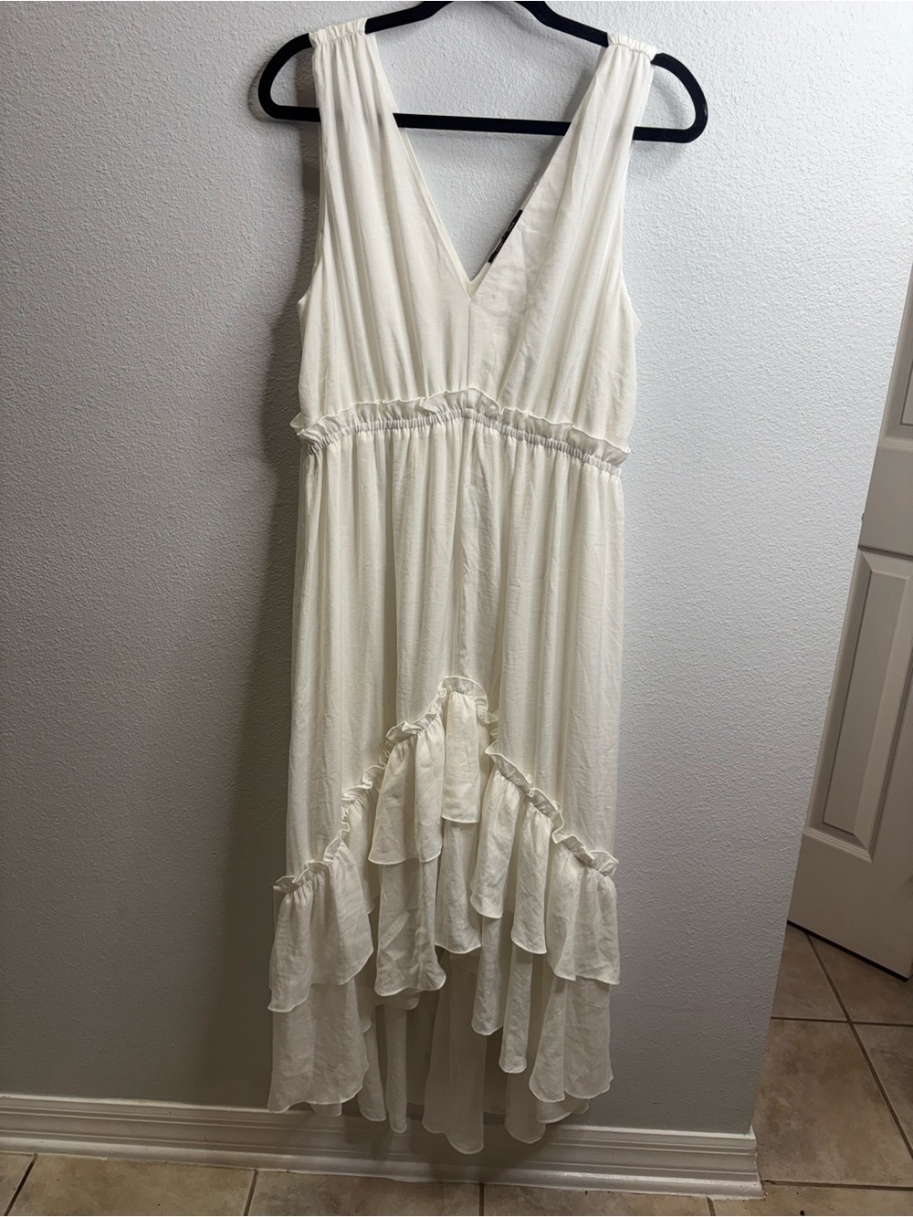 Kobi Halperin Size Large White Tiered Maxi Dress
